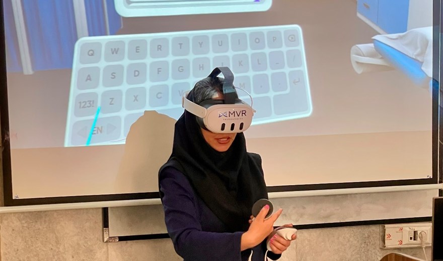 افزودن دستگاه سیمولاتور بیمار با فناوری واقعیت مجازی (VR) به مجموعه تجهیزات آموزشی